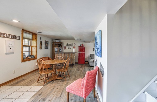 Phoenix House | Picturesque Phoenix Vacation Home on Oswego River!