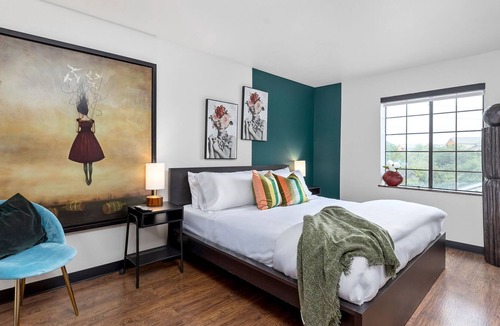 Wetmore Apartment | Picturesque Pool View w/King Bed at La Cantera