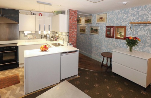 Dorchester House | PIDDLE INN, pet friendly, with a garden in Piddletrenthide