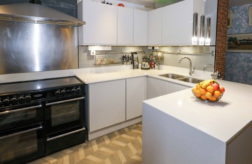 Dorchester House | PIDDLE INN, pet friendly, with a garden in Piddletrenthide