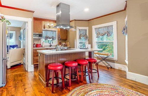 Kennebunkport Apartment | Pied-A-Terre