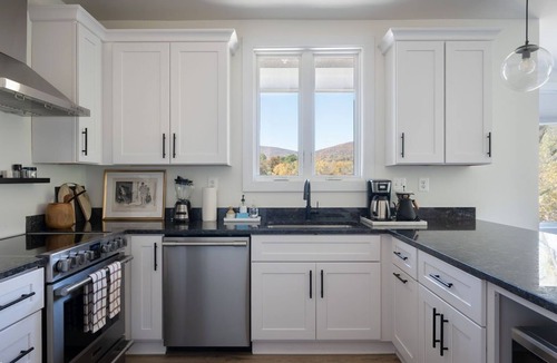 Batesville Apartment | Piedmont Place 304| Lux Vineyard & Brewery Getaway in the Heart of Crozet | Pet Friendly