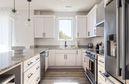 Batesville Apartment | Piedmont Place 402 | Lux Vineyard & Brewery Getaway in the Heart of Crozet | Pet Friendly