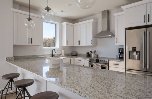 Batesville Apartment | Piedmont Place 402 | Lux Vineyard & Brewery Getaway in the Heart of Crozet | Pet Friendly