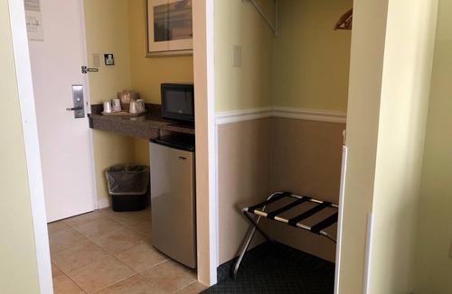 Somers Point Hotel | Pier 4 Hotel