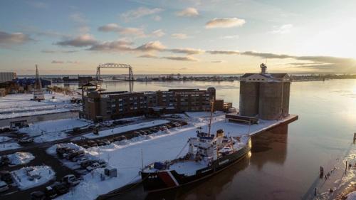 Downtown - Waterfront Hotel | Pier B Resort
