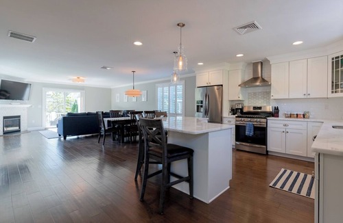 Narragansett Pier House | Pier Gem: Walk to Beach, Shops & Dining