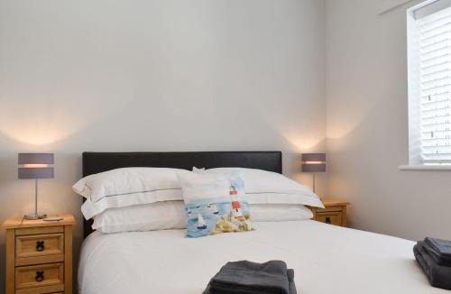 Hopton House | Pier View