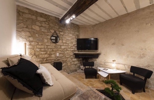 Arts-et-Metiers Apartment | Pierre à Feu, 1BR/1BA, 3 people