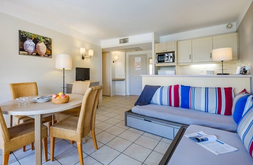 Saint-Laurent-du-Var House | Pierre & Vacances Residence Heliotel Marine