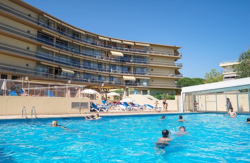 Saint-Laurent-du-Var House | Pierre & Vacances Residence Heliotel Marine