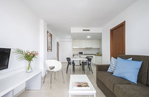 Benidorm Apartment | Pierre & Vacances Benidorm Levante (Adults recommended)