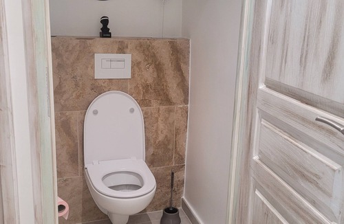 Dauphin House | Pierrerue Detached house in the heart of the village