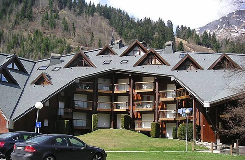 Les Contamines-Montjoie Apartment | Pierres Blanches F et H by Interhome