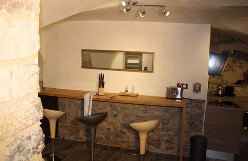 Les Matelles Cottage | "Pietra Viva "Luxury stone house Montpellier Pic-Saint-Loup, sauna and spa.