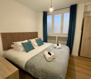 Pigalle Apartment | Pigalle Square - Modern apartment steps away from Moulin Rouge