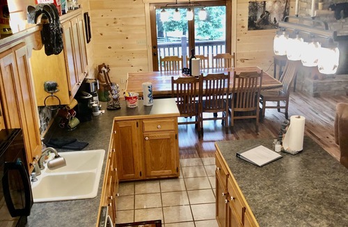 Wears Valley Cabin | Pigeon Forge ! Modern , Game Room , Hot Tub-Pool-Fishing