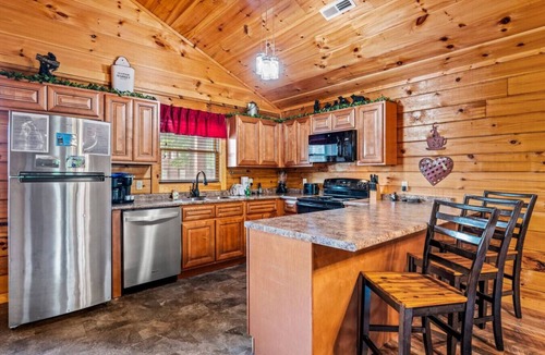 Pigeon Forge Cabin | Pigeon Forge Pool Theater Games Hot Tub