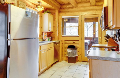 Pigeon Forge Cottage | Pigeon Forge Vacation Rental: 1 Mi to Dollywood