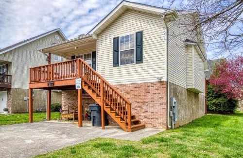Pigeon Forge Ski Chalet | Pigeon River Retreat