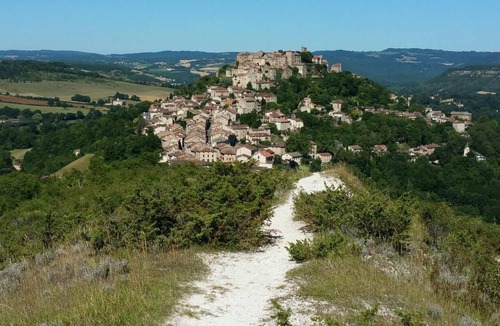 Cahuzac-sur-Vere Apartment | Pigeonnier defonclamouse gite for 2 people