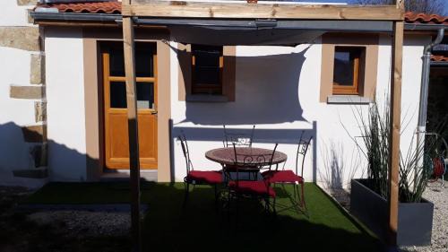 Vic-le-Comte House | Pigeonnier