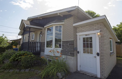St. Jerome Apartment | Pignon sur rue! Fast WIFI, FREE Parking