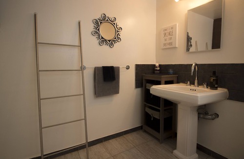 St. Jerome Apartment | Pignon sur rue! Fast WIFI, FREE Parking