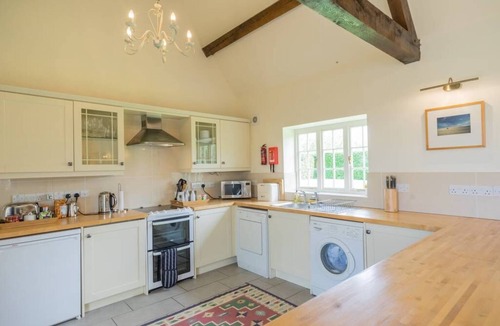 Seend Cottage | Pigsty Cottage - Luxurious apartment within orangery