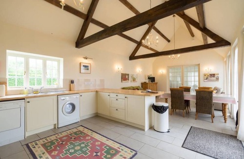 Seend Cottage | Pigsty Cottage - Luxurious apartment within orangery