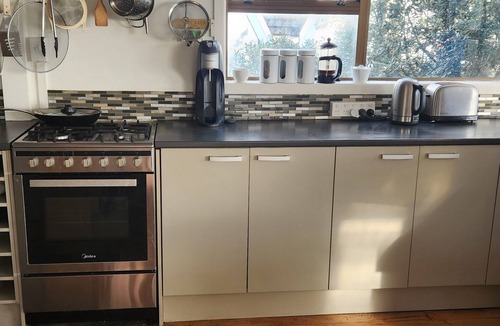 Piha House | Piha Beachfront Sunset and Surf Watch!