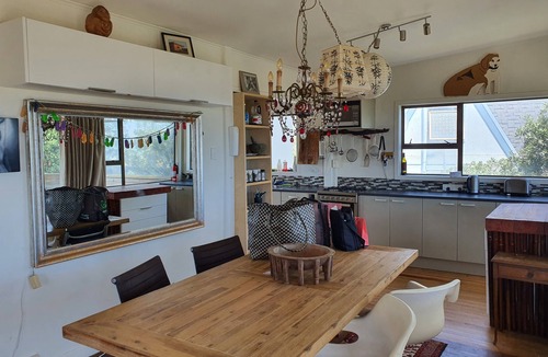 Piha House | Piha Beachfront Sunset and Surf Watch!