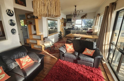 Piha House | Piha Beachfront Sunset and Surf Watch!