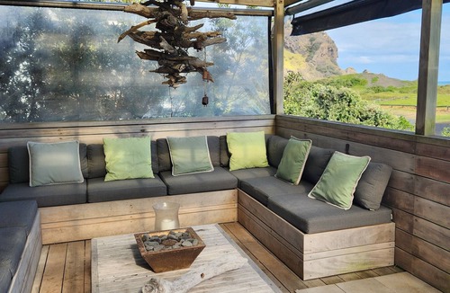 Piha House | Piha Beachfront Sunset and Surf Watch!