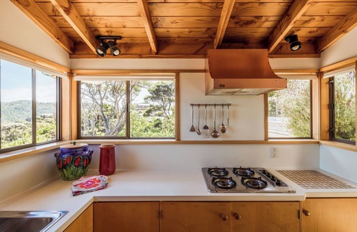 Piha House | PIHA POLE POSITION