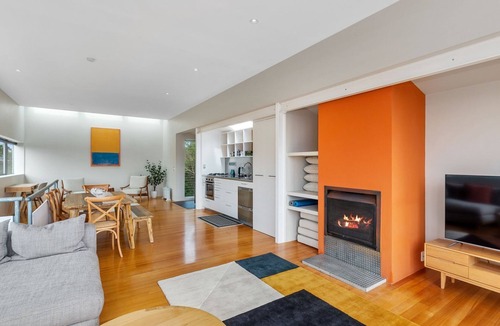 New Lynn House | Piha Pool Oasis