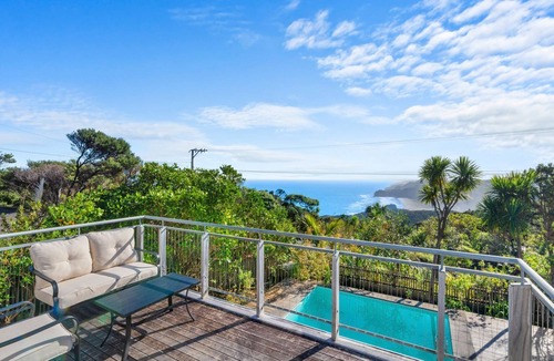 New Lynn House | Piha Pool Oasis