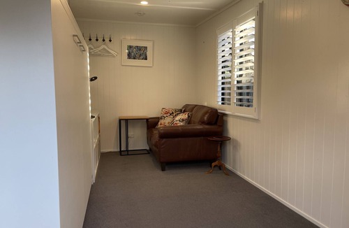 Piha Cabin | Piha Timeout Petite In the Hub
