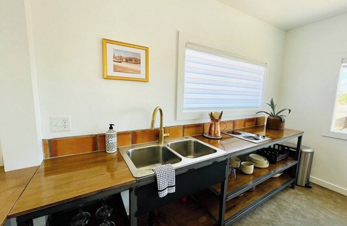 Marfa Apartment | Pik-Pak E - Entire Vintage Gas Station - 14 Guests