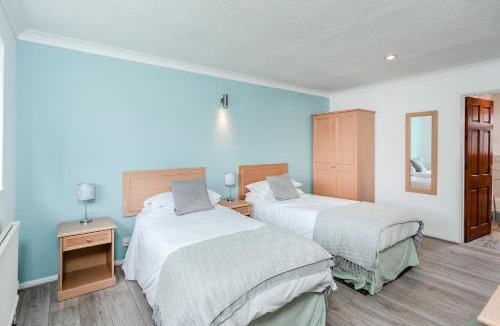 Needingworth Hotel | Pike and Eel Hotel and Marina