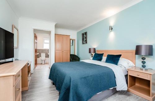 Needingworth Hotel | Pike and Eel Hotel and Marina