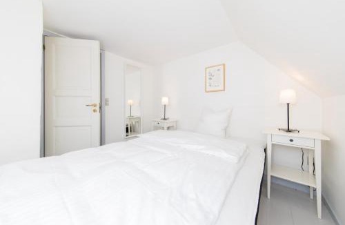 Borre House | Pike Lake House