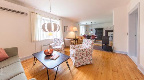 Borre House | Pike Lake House