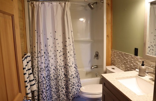 Huron Shores Cottage | Pike Landing/Cozy Cottage on Bright LakenStunning Fall Colours in Algoma!
