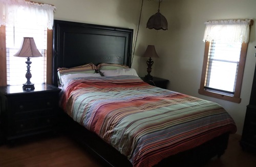 Huron Shores Cottage | Pike Landing/Cozy Cottage on Bright LakenStunning Fall Colours in Algoma!