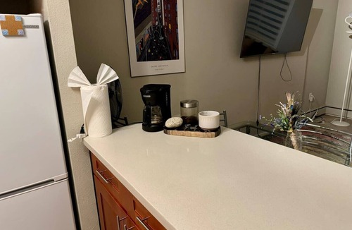 Downtown Seattle Condo | Pike Place , Convention Center, Cap Hill, Walk