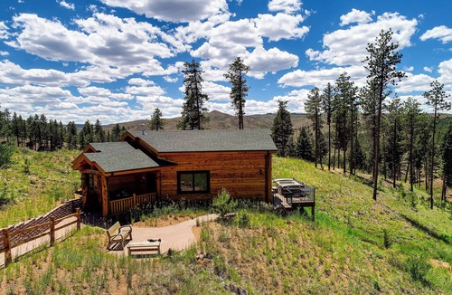 Woodland Park Cabin | Pikes Peak Ranch - Bear Den Cabin
