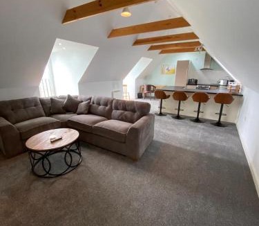 Much Birch Hotel | Pilgrim Hotel