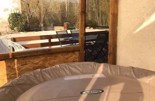 Chandelles House | Pilgrim - modern cottage and cozy -jacuzzi