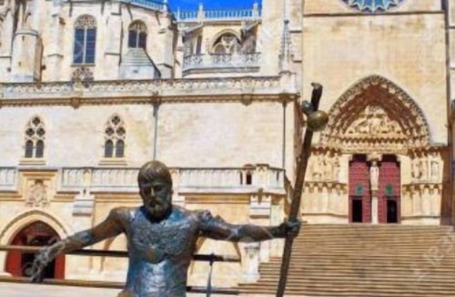 Burgos Apartment | Pilgrim's Roundabout in Burgos